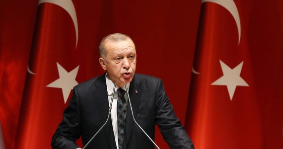 ​Wiceprezydent USA Mike Pence, następnego dnia po przybyciu do Turcji spotka się w Ankarze z prezydentem tego kraju Recepem Tayyipem Erdoganem - poinformował Biały Dom.