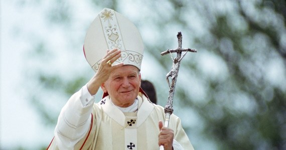 W środę przypada 41. rocznica wyboru kard. Karola Wojtyły na papieża. Metropolita krakowski kard. Wojtyła został wybrany na papieża 16 października 1978 r. i przybrał imię Jan Paweł II. Był pierwszym od 455 lat papieżem spoza Włoch i najmłodszym z papieży, jakich wybrano od półtora wieku.