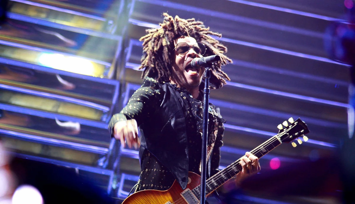 ​Lenny Kravitz wystąpi w Polsce. Artysta ogłasza nową trasę koncertową “Here to Love" Tour 2020. Fani będą go mogli zobaczyć już w czerwcu w Arena Gliwice.