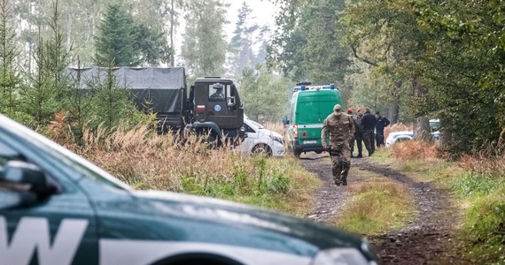 Rozległe obrażenia wielonarządowe były przyczyną śmierci dwóch saperów, którzy zginęli 8 października w wybuchu w lesie w Kuźni Raciborskiej (Śląskie) - wykazały sekcje zwłok. W śledztwie przesłuchano już kilkunastu świadków, w tym jednego z rannych.