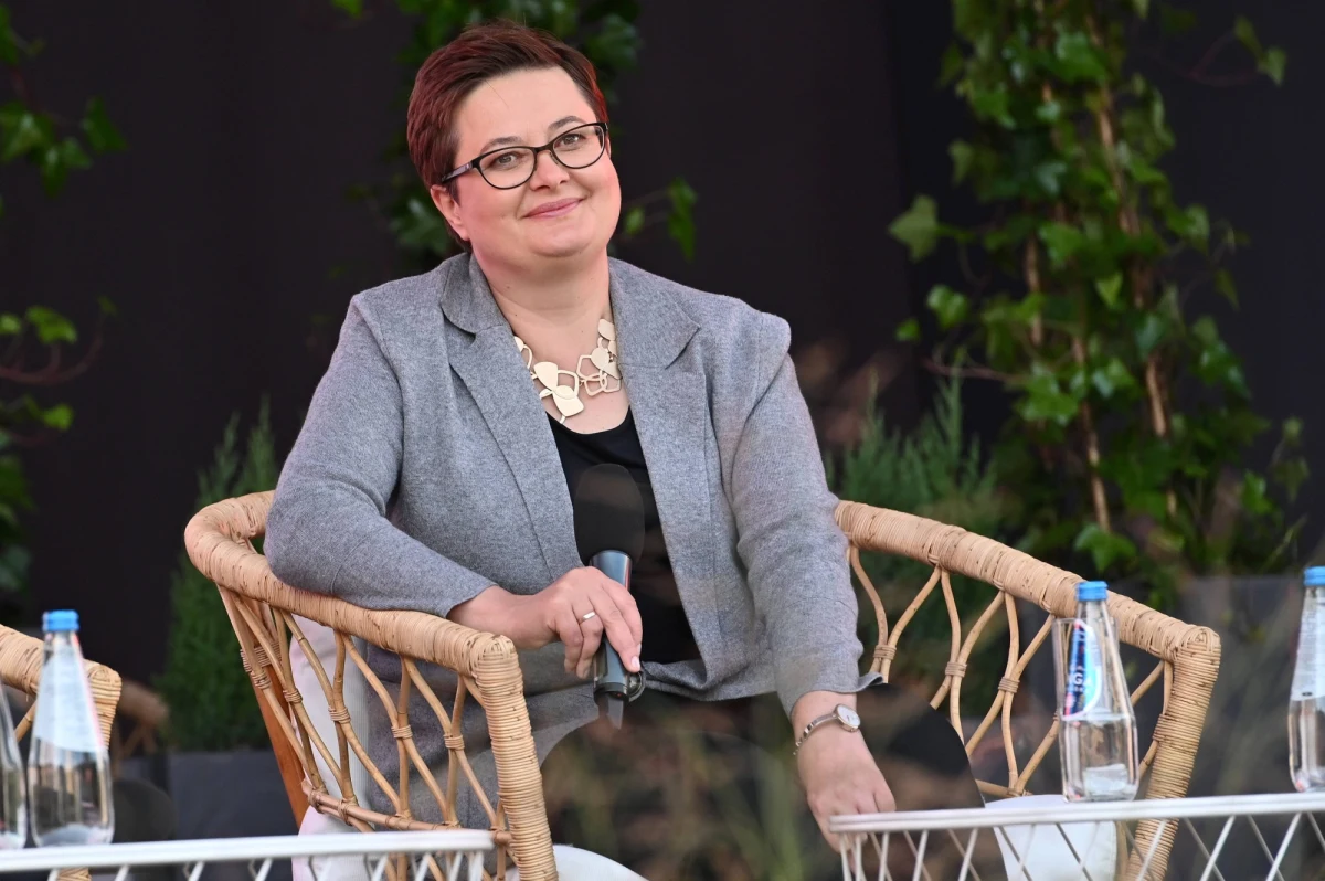 Marszałkiem Senatu nowej kadencji być może powinien zostać ktoś z grona samorządowców, którzy zdobyli mandat senatora, np. prezydent Nowej Soli Wadim Tyszkiewicz - uważa liderka Nowoczesnej Katarzyna Lubnauer. W jej ocenie powinna być to osoba z autorytetem, do zaakceptowana dla wszystkich.