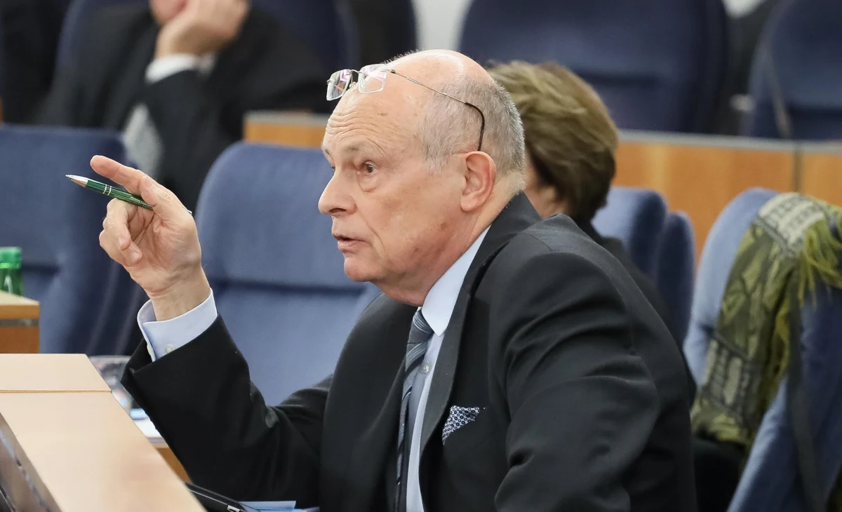 Pojawiają się dwie potencjalne kandydatury Koalicji Obywatelskiej na prezydenta RP; jest to Małgorzata Kidawa-Błońska oraz Donald Tusk - podkreślił senator Koalicji Obywatelskiej Marek Borowski.