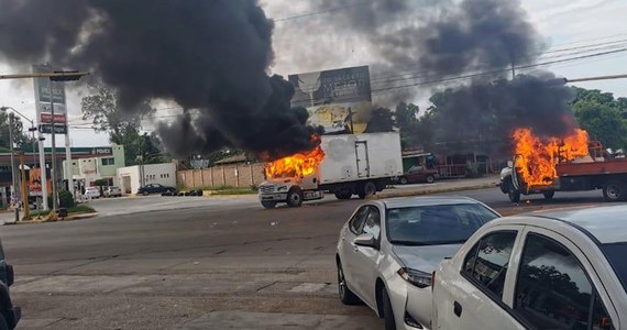 W mieście Culiacan, stolicy położonego na północnym zachodzie Meksyku stanu Sinaloa, uchodzącego za "twierdzę" narkotykowego barona Joaquina "el Chapo" Guzmana, doszło do regularnej bitwy między policją a członkami kartelu Sinaloa. 