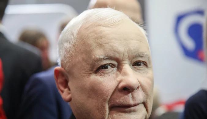 "SE": Jarosław Kaczyński na mszy. Jego krewny komentuje