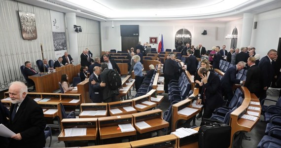 Najprawdopodobniej w czwartek - po posiedzeniu klubu - Koalicja Obywatelska przedstawi swoich kandydatów do prezydium Senatu - poinformował Jerzy Fedorowicz. Pierwsze posiedzenie nowo wybranego Sejmu i Senatu odbędzie się 12 listopada.
