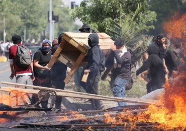 Chile: Trzy ofiary pożaru w Santiago w trakcie protestów