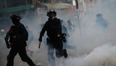 Kolejne walki na ulicach Hongkongu. Policja użyła gazu łzawiącego