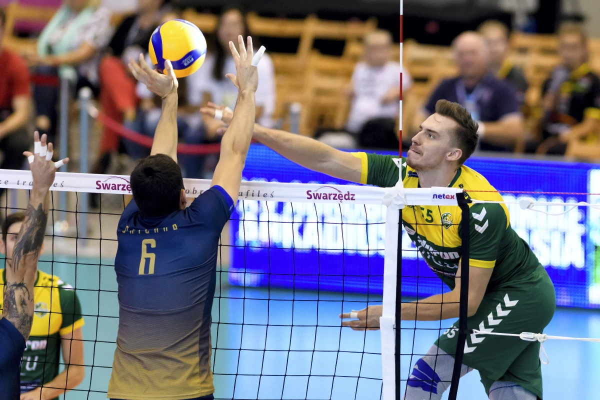 Siatkarze Projektu Warszawa wygrali w podpoznańskim Zalasewie 15. Agrobex Memoriał Arkadiusza Gołasia. W finale pokonali Aluron Virtu CMC Zawiercie 3:2. W spotkaniu o trzecią lokatę Jastrzębski Węgiel zwyciężył PGE Skrę Bełchatów 3:2.