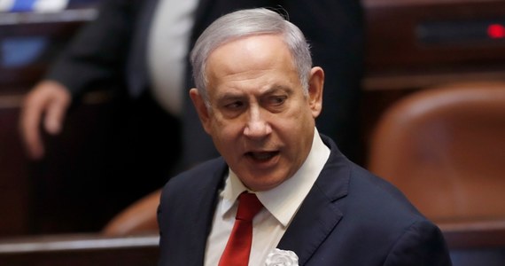 Urzędującemu premierowi Izraela Benjaminowi Netanjahu nie udało się sformować rządu po przedterminowych wyborach parlamentarnych z września. Polityk ogłosił w poniedziałek, że rezygnuje ze starań o utworzenie nowej administracji.