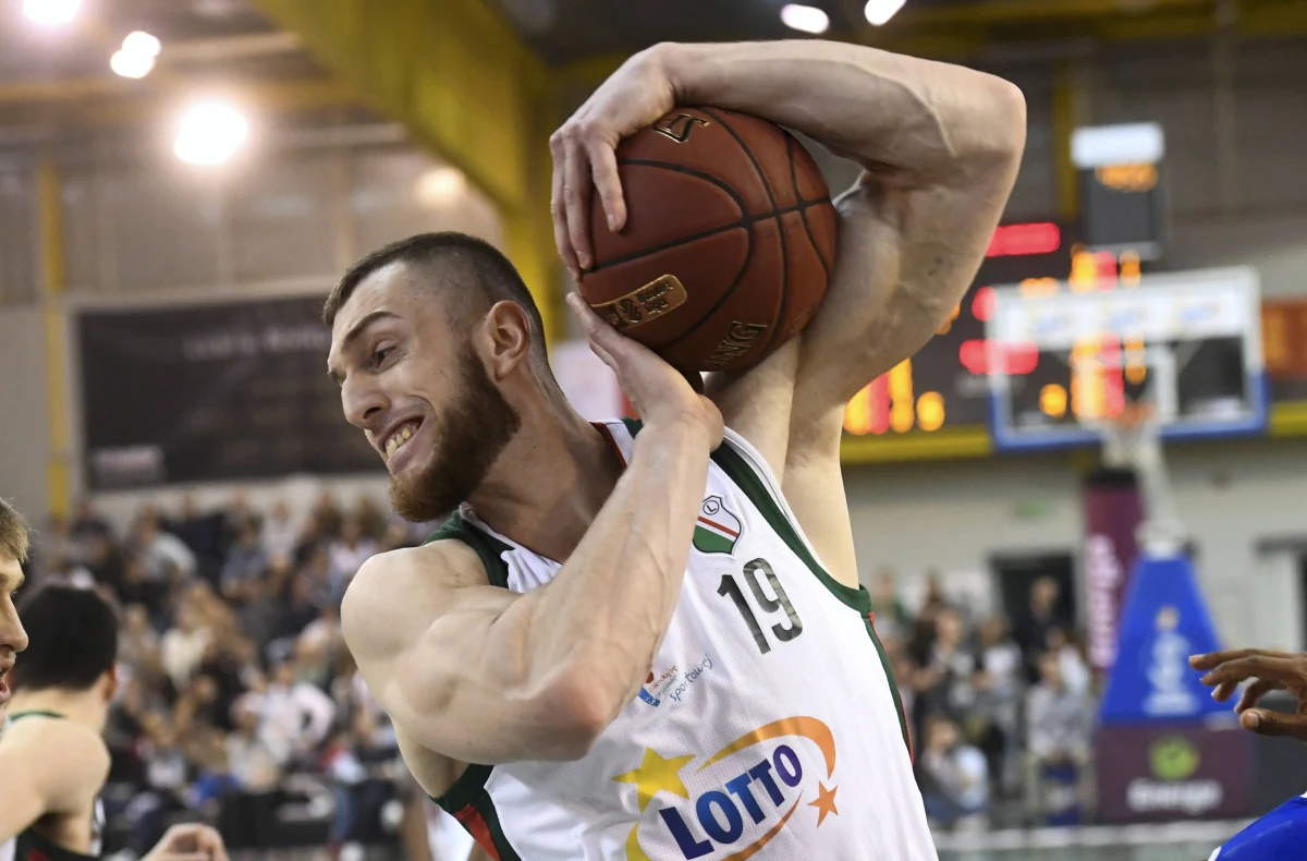 Koszykarze Legii Warszawa spotkaniem z fińskim Kataja Basket Joensuu na Torwarze rozpoczną w środę występy w fazie grupowej Pucharu Europy FIBA. "To ma być walka na sto procent, koncentracja i wygrany mecz" - powiedział trener Tane Spasev.