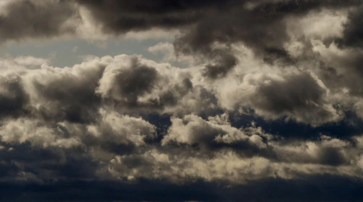 Południowo-wschodnia Francja od wtorku zmaga się z ulewnymi deszczami i burzami. Podtopiona została m.in. część dróg na wybrzeżu Morza Śródziemnego - informują francuskie służby meteorologiczne. W 12 departamentach ogłoszono alert pogodowy. 