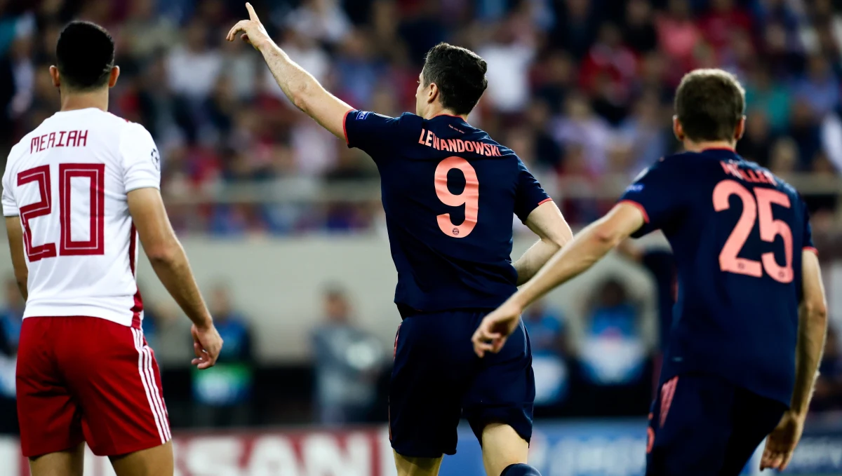 Robert Lewandowski zdobył kolejne dwa gole dla Bayernu Monachium, dając mistrzom Niemiec trzecią z rzędu wygraną w tegorocznej edycji Ligi Mistrzów. Fantastyczna passa bramkowa Polaka trwa, a jak obliczyli dziennikarze "BBC" w 2019 roku, spośród przedstawicieli pięciu czołowych lig, nie ma lepszego strzelca niż "Lewy".