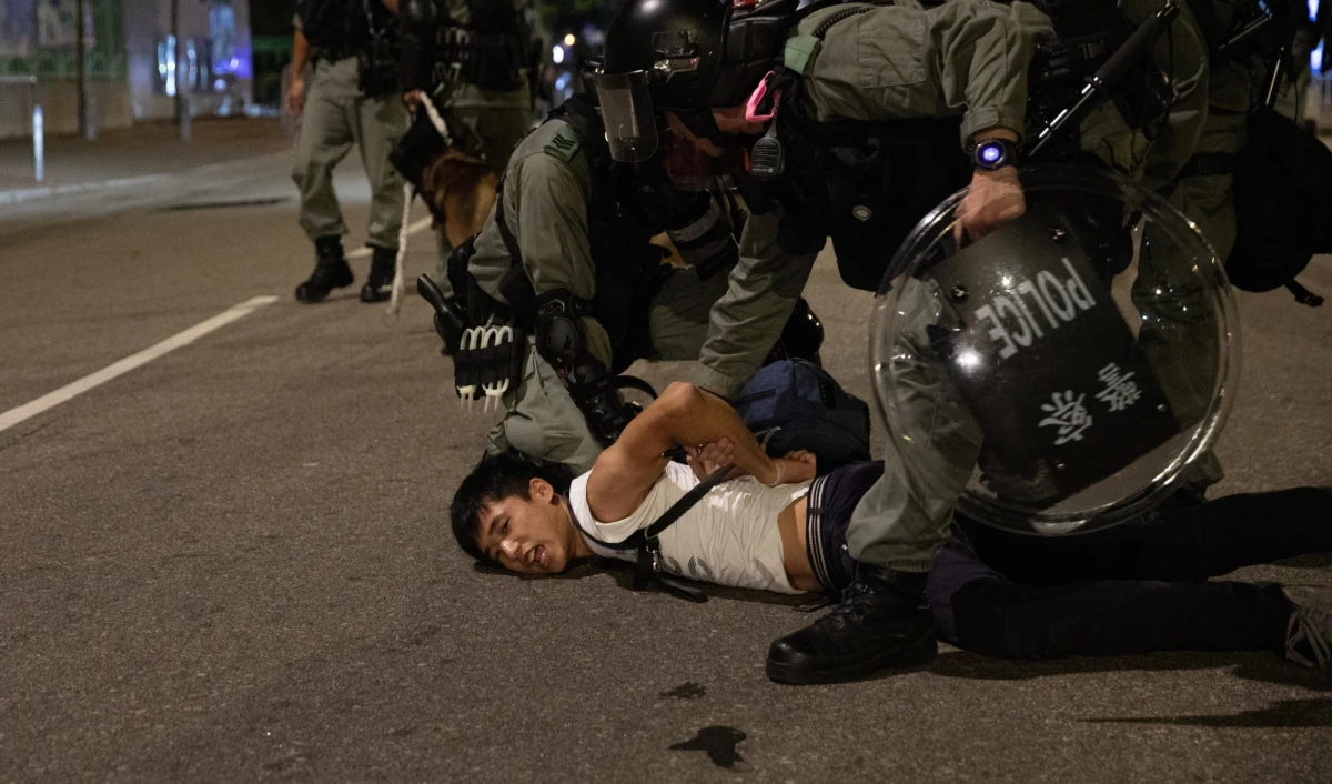 Władze Hongkongu formalnie wycofały w środę z regionalnego parlamentu projekt nowelizacji prawa ekstradycyjnego, który był bezpośrednią przyczyną trwających od czerwca masowych protestów. Był to jeden z głównych postulatów zgłaszanych przez protestujących.