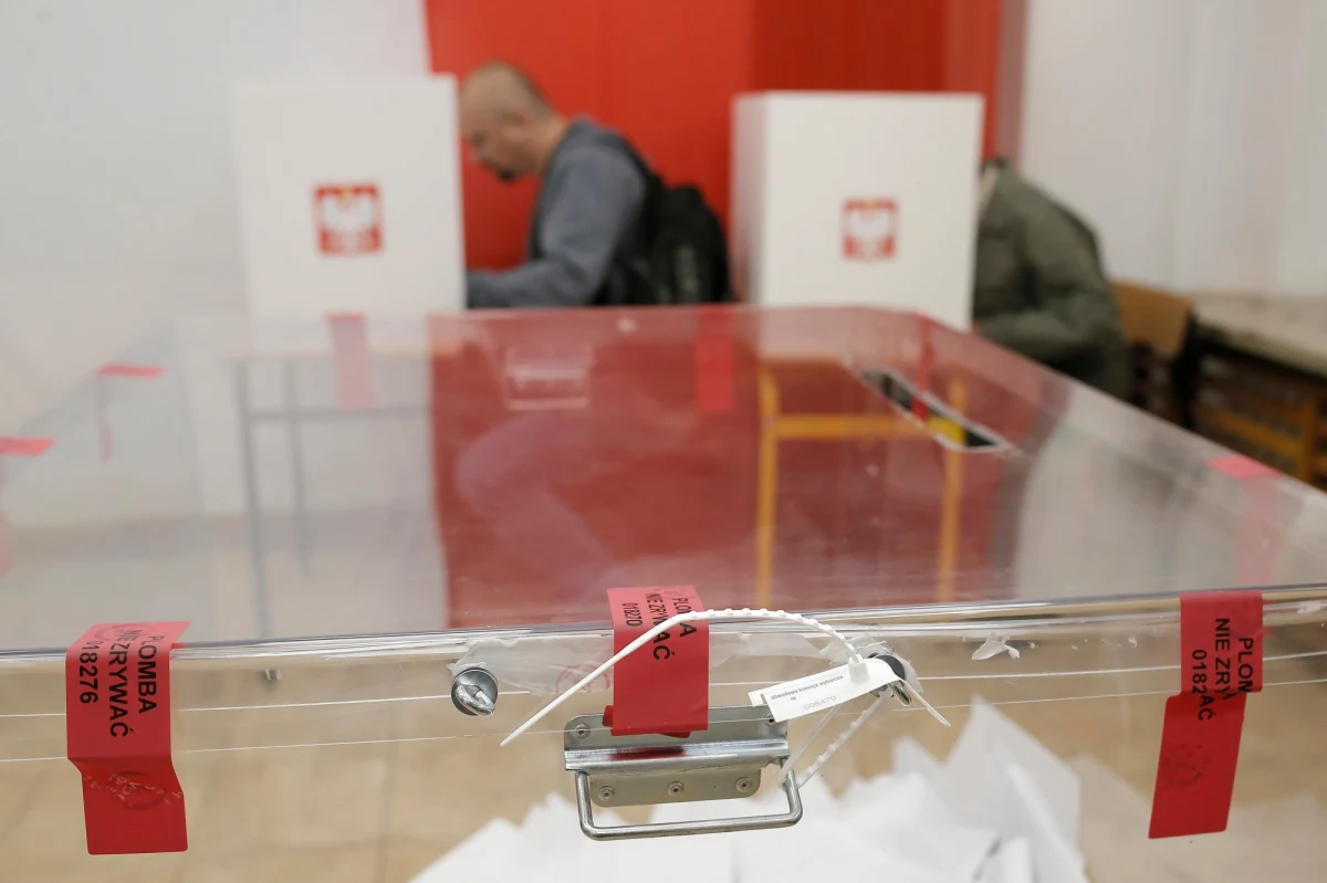 "Wydaje mi się, że nie ma innej możliwości niż uznać te protesty za niezasadne" - tak o protestach wyborczych Prawa i Sprawiedliwości dot. wyborów do Senatu w sześciu okręgach mówi RMF FM były szef Państwowej Komisji Wyborczej Wojciech Hermeliński. Jak zaznacza, w skargach nie przedstawiono dowodów na nieprawidłowości. Hermeliński ocenia również, że nowo powołana Izba Kontroli Nadzwyczajnej i Spraw Publicznych Sądu Najwyższego nie powinna podejmować decyzji ws. ważności wyborów z 13 października przed wyrokiem Trybunału Sprawiedliwości Unii Europejskiej, który ma wypowiedzieć się ws. niezależności Krajowej Rady Sądownictwa.