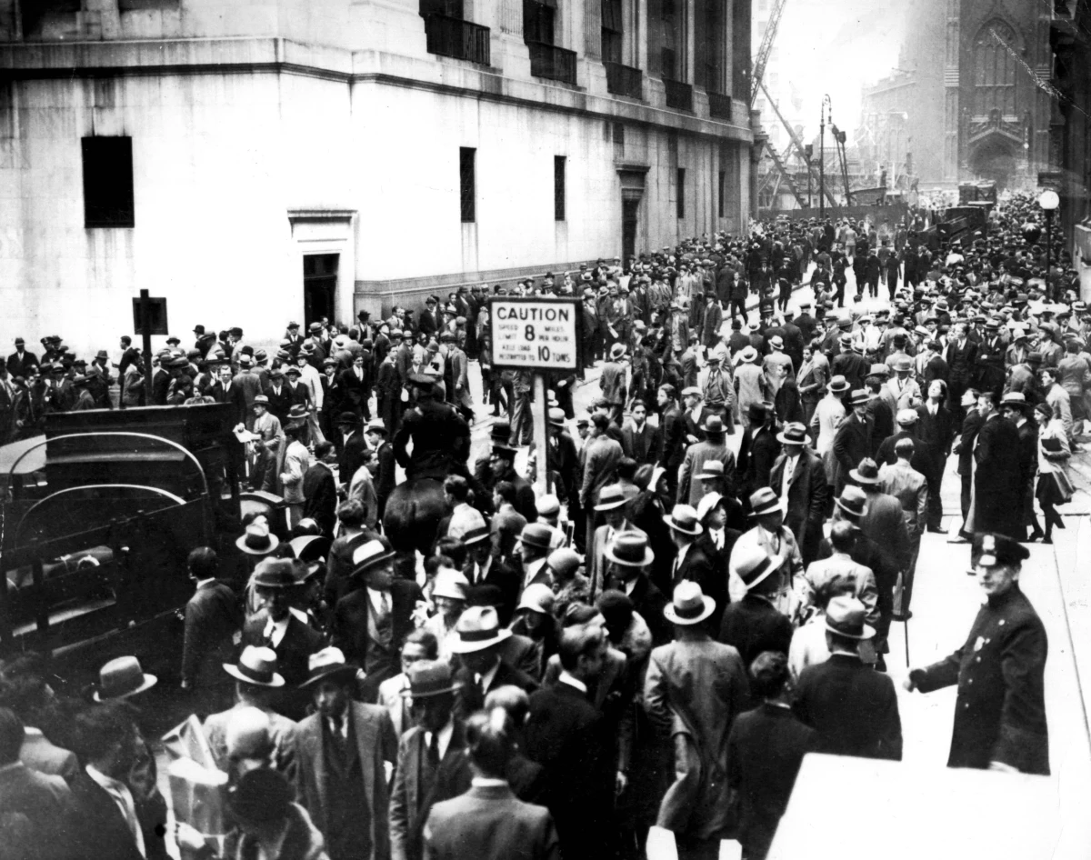 "Ciężko pracowałem na to, by zaczynając od zera, dojść do stanu skrajnego ubóstwa" - powiedział kiedyś legendarny amerykański komik Groucho Marx. Był absolutną gwiazdą komedii pokolenia naszych dziadków i naszych rodziców. Pamiętają go zapewne jeszcze dzisiejsi 35-latkowie. Mało kto dziś jednak wie, że Groucho, jeden ze słynnych Braci Marx, był także wziętym inwestorem giełdowym.