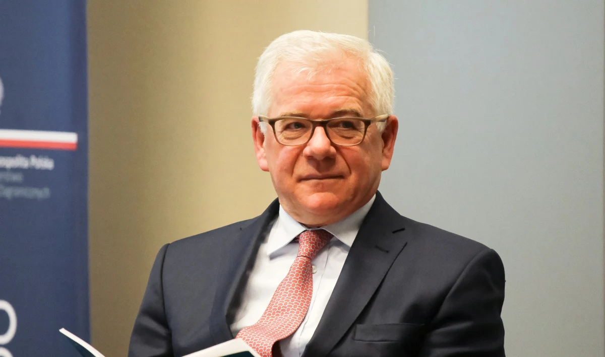 Czy w nowym rządzie będzie nowy szef dyplomacji? Jacek Czaputowicz najprawdopodobniej nie będzie ministrem spraw zagranicznych w nowym gabinecie Mateusza Morawieckiego - to ustalenia reporterów RMF FM. Dodatkowo, jeśli zapadnie decyzja o odtworzeniu resortu Skarbu Państwa, to ministrem nadzorującym spółki ma być Jacek Sasin. 