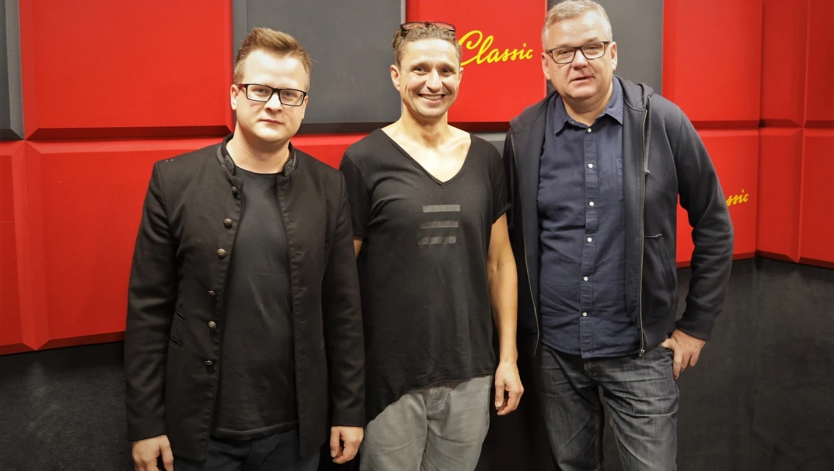 Ponad 100 pasjonatów biegów na orientacje wkrótce stanie na starcie biegu, który rozgrywa się w nocy. Ważne w nim jest tempo, umiejętność znajdowania celów i dobry plan. Czy taka impreza może być inspiracją do tekstu piosenki?