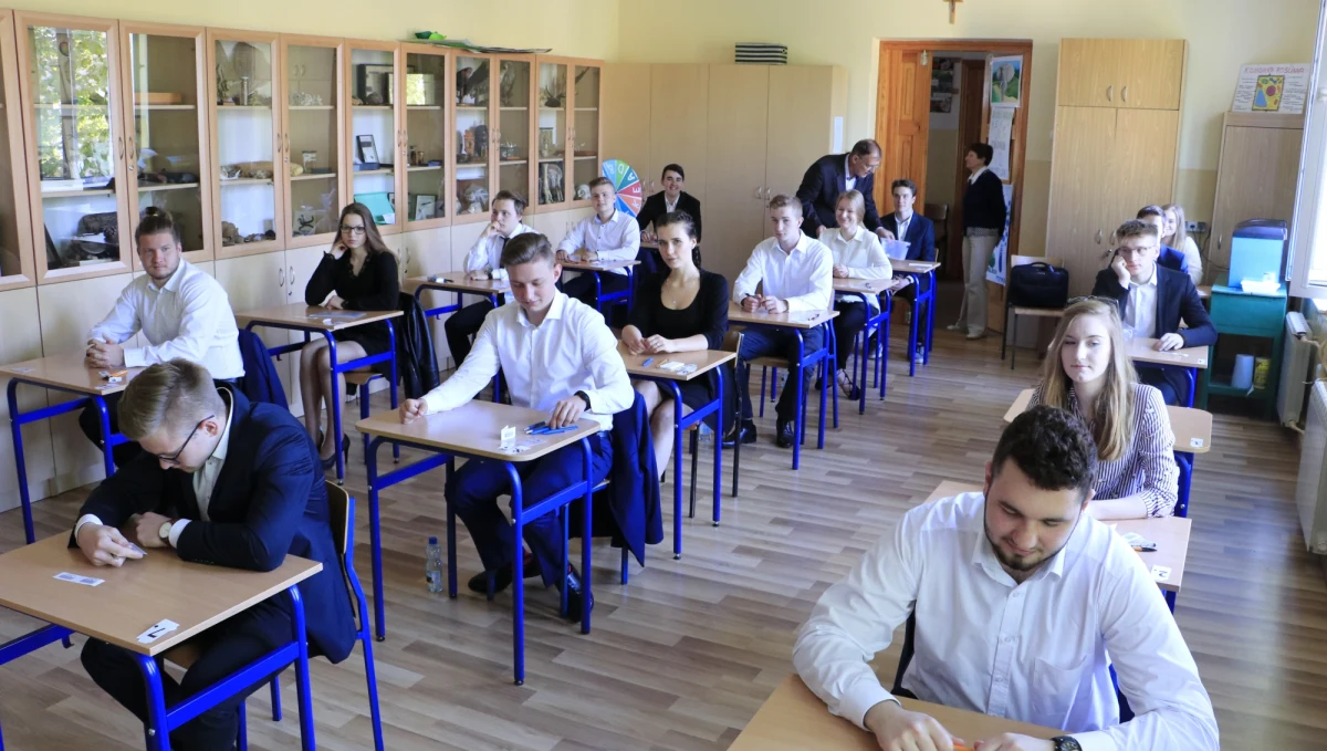 Egzamin maturalny z języka polskiego uczniowie będą zdawać 4 maja. RMF FM i „Dziennik Gazeta Prawna” pomaga w dobrym przygotowaniu się do przyszłorocznych egzaminów. Dziennik od poniedziałku do środy zamieszcza testy z języka polskiego, matematyki i języka angielskiego. 