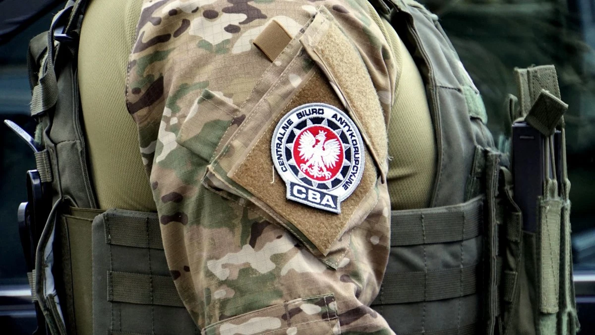 Zarzuty łapownictwa i płatnej protekcji usłyszały trzy osoby zatrzymane w ostatnich dniach przez Centralne Biuro Antykorupcyjne. Wydział Komunikacji Społecznej CBA podał w piątek, że wśród nich jest burmistrz Szprotawy (woj lubuskie).