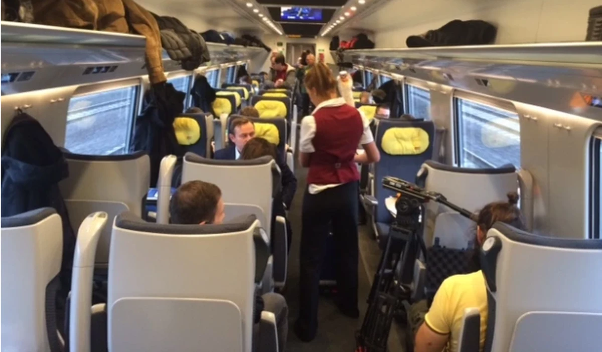 W nocy przejdziemy z czasu letniego na zimowy. Wskazówki zegarów cofniemy z godziny 3:00 na godzinę 2:00. W związku ze zmianą czasu staną pociągi. Poniżej możesz sprawdzić, czy dotyczy to też Twojego pociągu! 