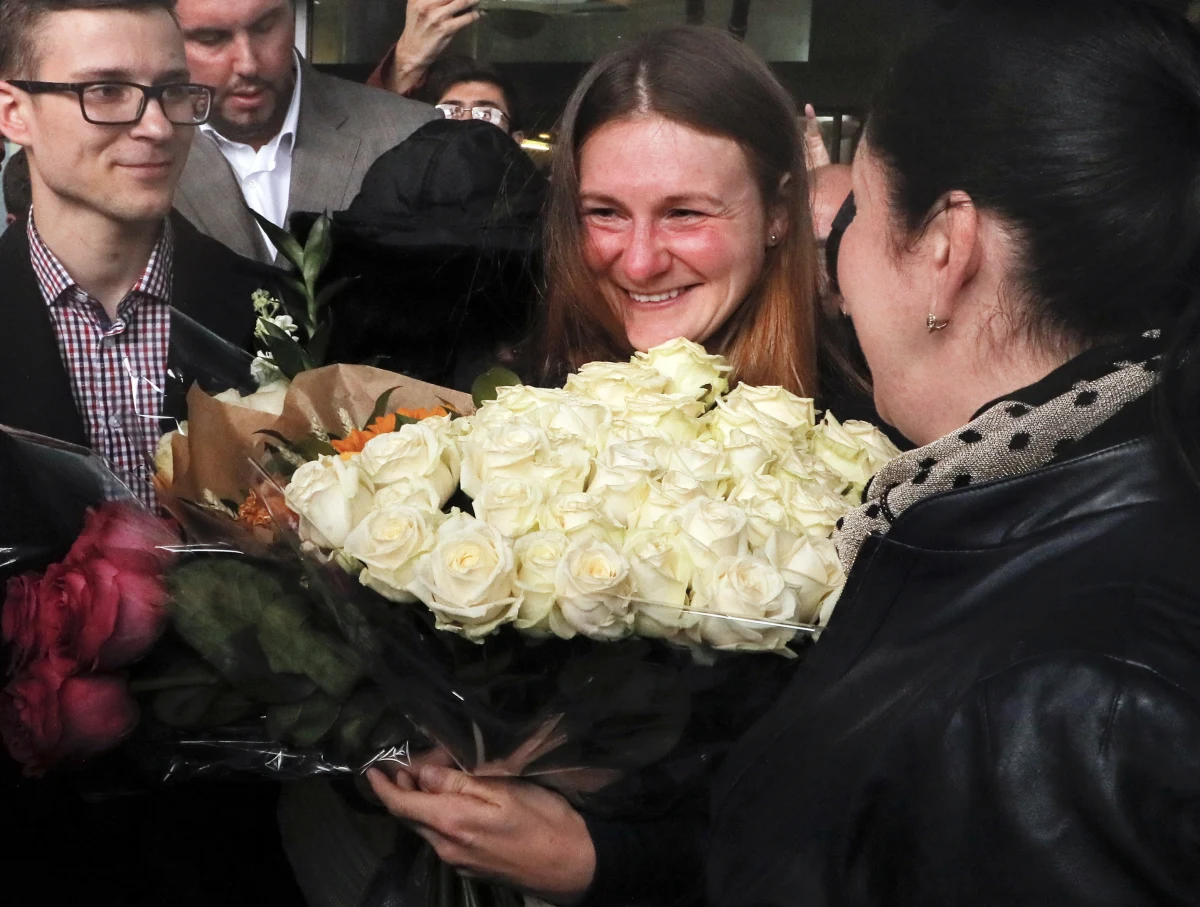 Maria Butina, skazana przez sąd w Waszyngtonie na 18 miesięcy więzienia za udziału w spisku przeciwko USA, wróciła do Rosji. W piątek Rosjanka została zwolniona z więzienia.