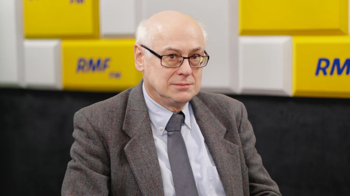 "Myślę, że pan Jacek Czaputowicz będzie ministrem spraw zagranicznych" - mówił w Porannej rozmowie w RMF FM eurodeputowany PiS Zdzisław Krasnodębski. Gość Roberta Mazurka zapewniał, że "nie będzie żadnych sensacji", jeżeli chodzi o tworzenie nowego rządu. "To jest naturalne, że przyszły wybory, jest nowe rozdanie, wszyscy artykułują swoje żądania. Nie wszystkie muszą być spełnione" - zaznaczył europoseł. Krasnodębski, pytany o to, czy Marian Banaś powinien podać się do dymisji, odpowiedział: "Szczerze mówiąc, nie śledzę tak dokładnie wszystkich doniesień". 