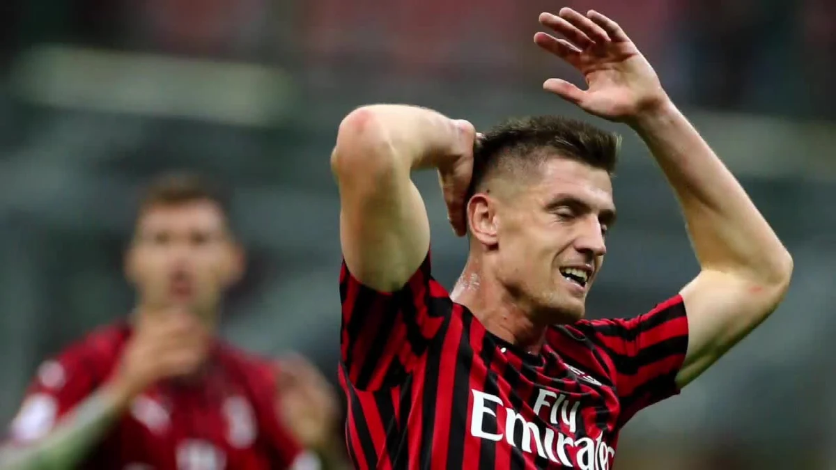 AC Milan, zespół Krzysztofa Piątka, zmierzy się dziś w lidze włoskiej z AS Romą. "Na konferencji prasowej przed meczem z Romą trener Milanu Stefano Pioli stwierdził, że w ataku jest miejsce dla dwóch napastników. To dobra wiadomość dla Krzysztofa Piątka" – podaje Onet.