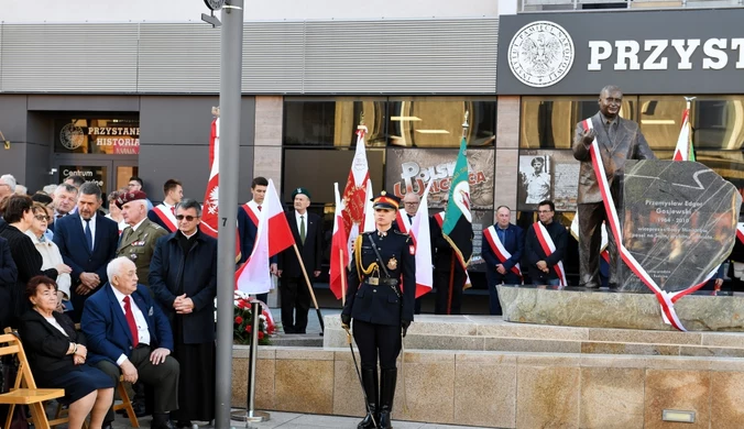 Kielce: Odsłonięto pomnik Przemysława Gosiewskiego