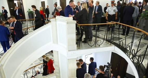 Państwowa Komisja Wyborcza na poniedziałkowym posiedzeniu negatywnie zaopiniowała 36 protestów wyborczych, z czego 4 złożone przez PiS, 1 przez Koalicję Obywatelską oraz 1 przez PSL – poinformowała szefowa KBW Magdalena Pietrzak.