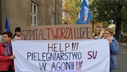 Protest pielęgniarek w Krakowie. Trwa spór o rozliczanie środków z NFZ