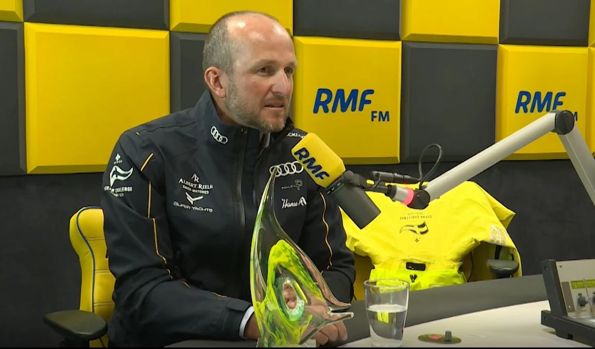 Kilka dni temu załoga Ocean Challenge Yacht Club pod dowództwem Przemysława Tarnackiego zajęła 2. miejsce w prestiżowych regatach Rolex Middle Sea Race 2019. "To nasz największy sukces w żeglarstwie morskim" - mówi Tarnacki w rozmowie z RMF FM. Patryk Serwański pytał żeglarza o kolejne plany i dobór załogi do tak poważnych wyzwań. Tarnacki przyniósł z kolei do naszego studia wyjątkową kurtkę.