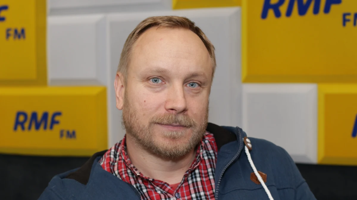 "Mamy problem z wymiarem sprawiedliwości, jeśli chodzi o orzekanie w sprawach kierowców - nie tylko tych, którzy jeżdżą bez prawa jazdy, ale też tych, którzy powodują wypadki. Nasze sądy są niezwykle łagodne" - mówił w Popołudniowej rozmowie w RMF FM Łukasz Zboralski, ekspert w dziedzinie bezpieczeństwa ruchu drogowego, redaktor naczelny portalu o bezpieczeństwie brd24.pl i tropiciel drogowych piratów.