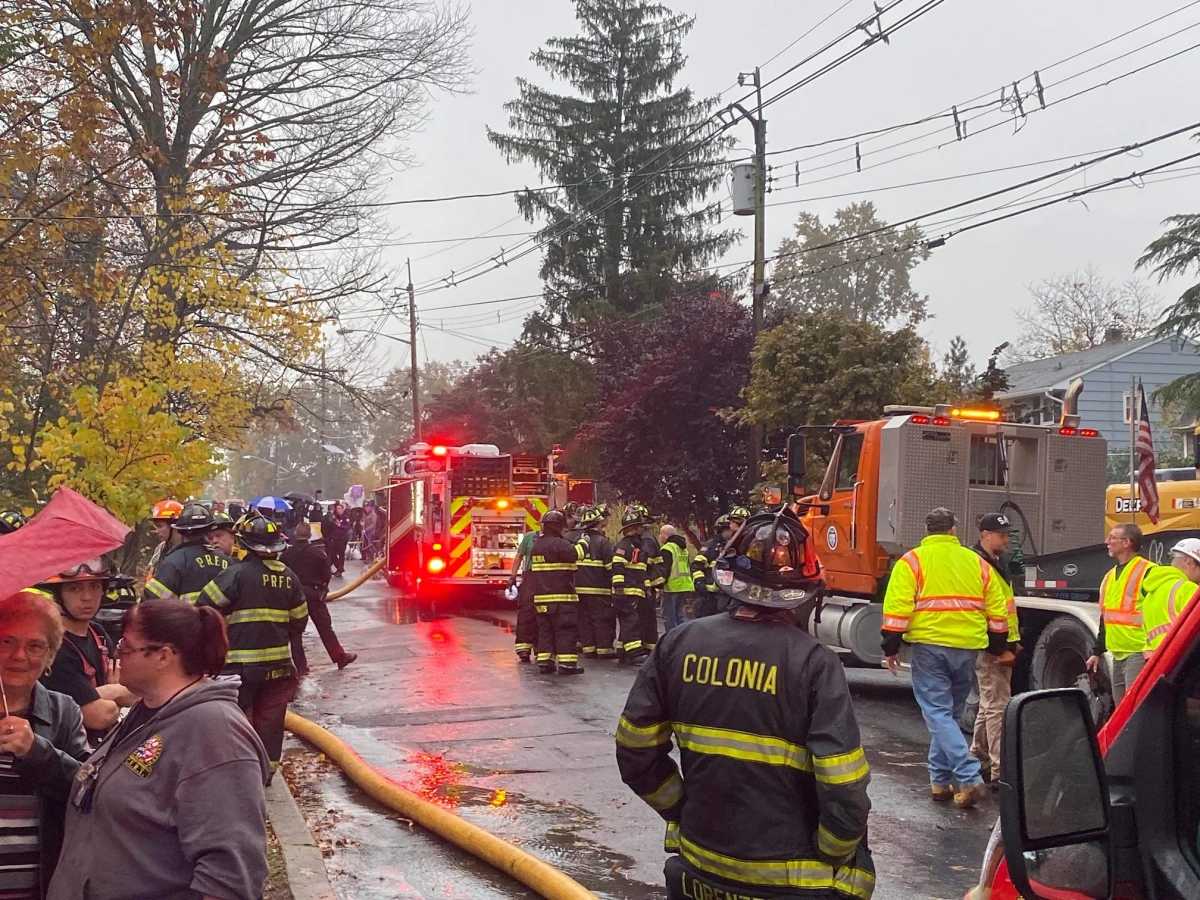 Cessna 414, która rozbiła się w New Jersey, runęła na dom Polaków – dowiedział się amerykański korespondent RMF FM Paweł Żuchowski. Do katastrofy doszło w miasteczku Colonia. Na szczęście mieszkańców nie było w tym czasie w domu. Rodzina jest cała i bezpieczna. 