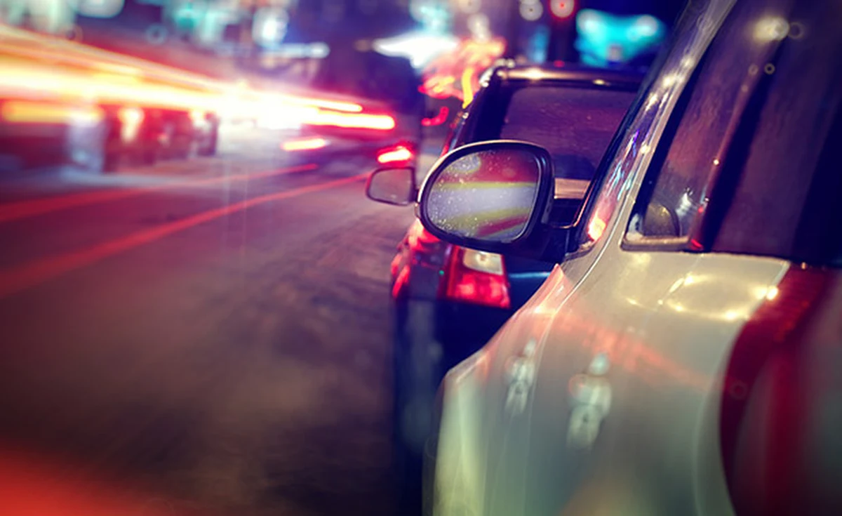 To będą najważniejsze i najszybciej podane informacje z dróg w całej Polsce. Już w czwartek 31 października rusza akcja "Bezpieczny Powrót z RMF FM". Przez cały świąteczny weekend będziemy z Wami w trasie. Nasi reporterzy będą patrolować drogi w całym kraju i na bieżąco informować Was o korkach czy utrudnieniach.