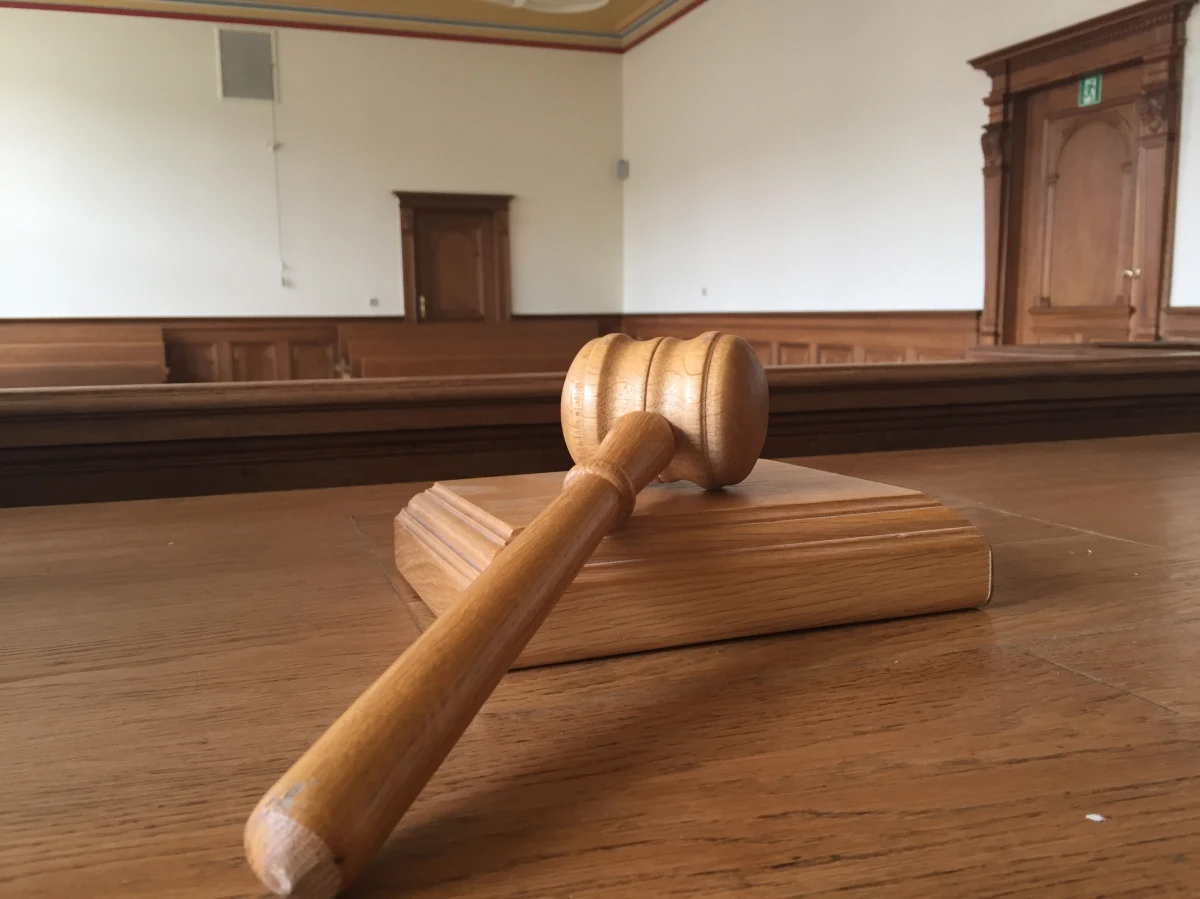 Polscy śledczy poinformowali, że przetłumaczono dokumentacje egipskiej prokuratury w sprawie śmierci Magdaleny Żuk. Z materiałów nie wynika, by wobec Polki stosowano przemoc.