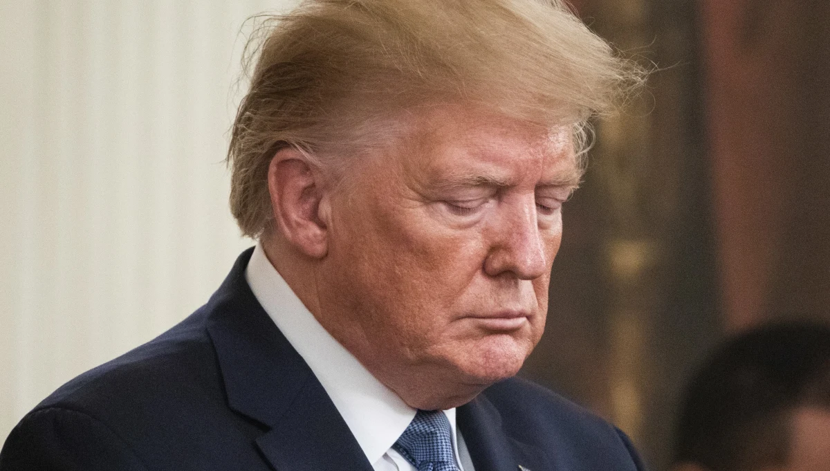 Donald Trump chwali premiera Wielkiej Brytanii Borisa Johnsona, nazywając go "właściwym facetem na te czasy". Prezydent Stanów Zjednoczonych w wywiadzie dla londyńskiego radia LBC skrytykował za to uzgodnioną przez brytyjski rząd umowę z UE, twierdząc, że ogranicza ona możliwości handlu z UE. Ocenił także, że objęcie władzy przez lidera Partii Pracy Jeremy'ego Corbyna byłoby złe dla Zjednoczonego Królestwa. 