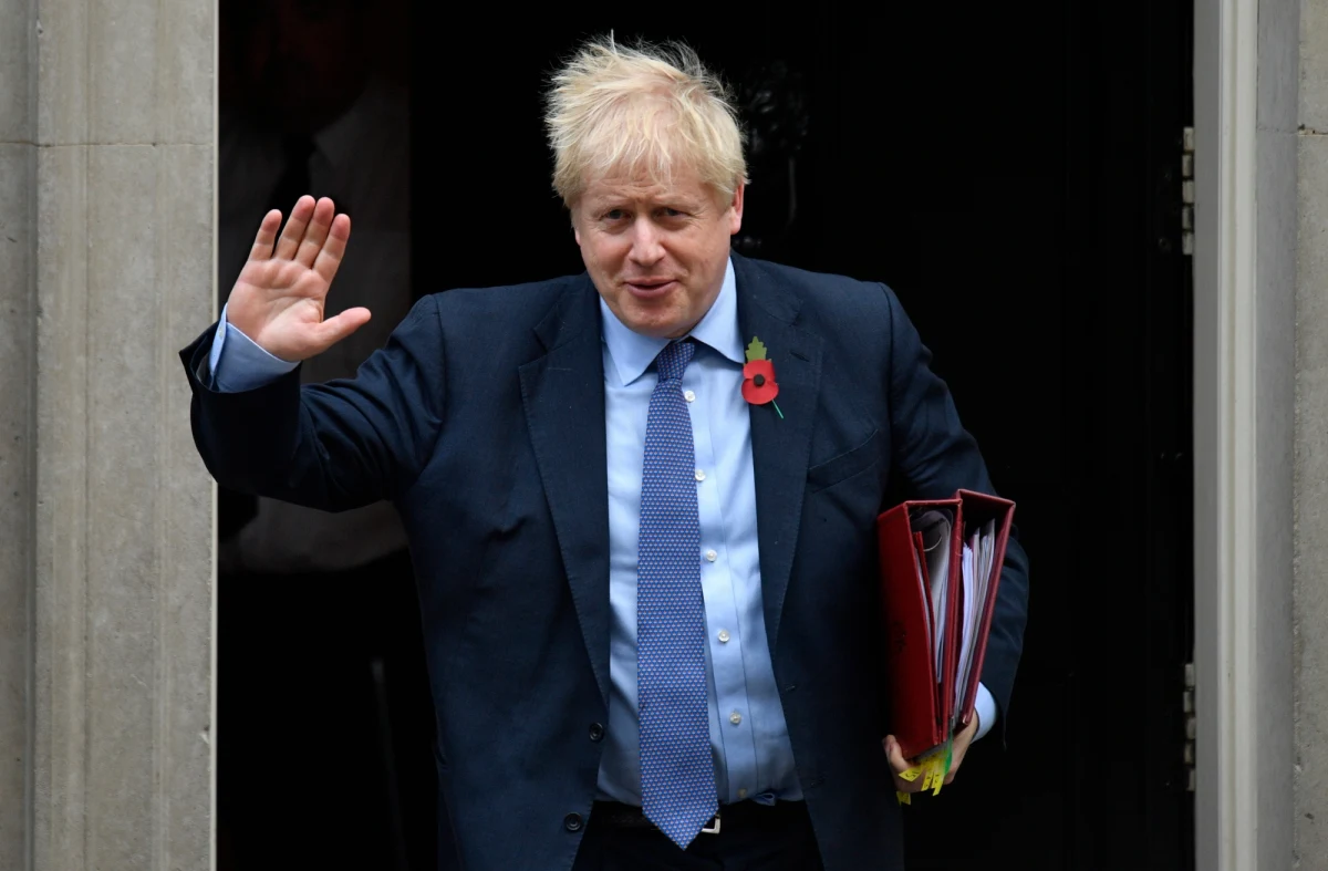 W dniu, w którym Wielka Brytania miała wyjść z Unii Europejskiej, premier Boris Johnson i lider opozycji Jeremy Corbyn rozpoczęli kampanię przed zaplanowanymi na 12 grudnia wyborami parlamentarnymi, mającymi przełamać impas wokół brexitu.