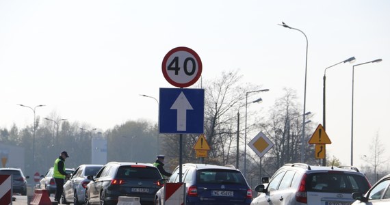 W piątek do godziny 15:00 na drogach w całej Polsce doszło do 41 wypadków. Jedna osoba zginęła, a 51 zostało rannych - przekazał PAP zespół prasowy KGP. Jak informują funkcjonariusze, zostało zatrzymanych 111 nietrzeźwych kierowców. 