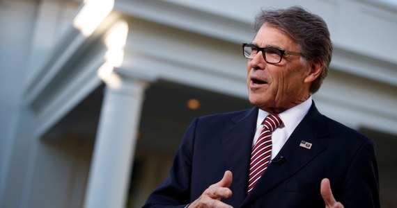 Sekretarz ds. energetyki USA Rick Perry odmówił składania zeznań w Izbie Reprezentantów, gdzie wszczęta została procedura impeachmentu prezydenta Donalda Trumpa. Rzeczniczka resortu Shaylyn Hynes poinformowała w piątek, że Perry nie weźmie udziału w posiedzeniu za zamkniętymi drzwiami, ale może rozważyć możliwość składania zeznań publicznie.