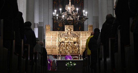 W gdańskiej bazylice mariackiej odbyła się w sobotę msza święta w intencji zamordowanego w styczniu prezydenta tego miasta – Pawła Adamowicza. W obchodzony tego dnia Dzień Zaduszny przypada też rocznica urodzin samorządowca.