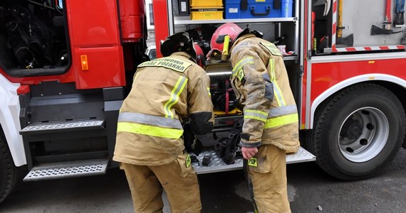 W sobotę straż pożarna była wzywana 1051 razy, z czego do 345 pożarów – podał w niedzielę Paweł Frątczak z Komendy Głównej Straży Pożarnej. W wydarzeniach drogowych, w których konieczna była interwencja strażaków, zginęło 7 osób.