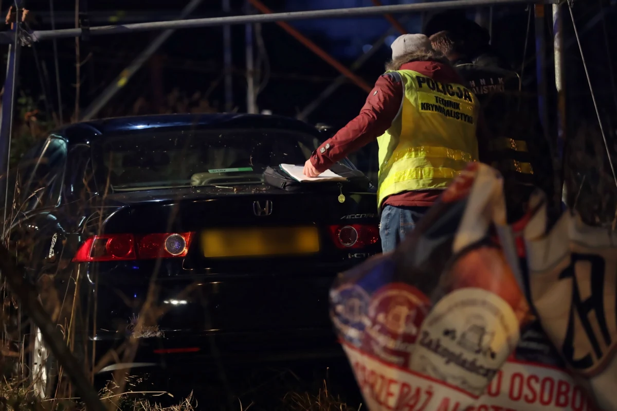 35-latek zatrzymany w Zakopanem po policyjnym pościgu usłyszał trzy zarzuty. W poniedziałek Sąd Rejonowy w Zakopanem rozpatrzy wniosek o tymczasowe aresztowanie mężczyzny. 