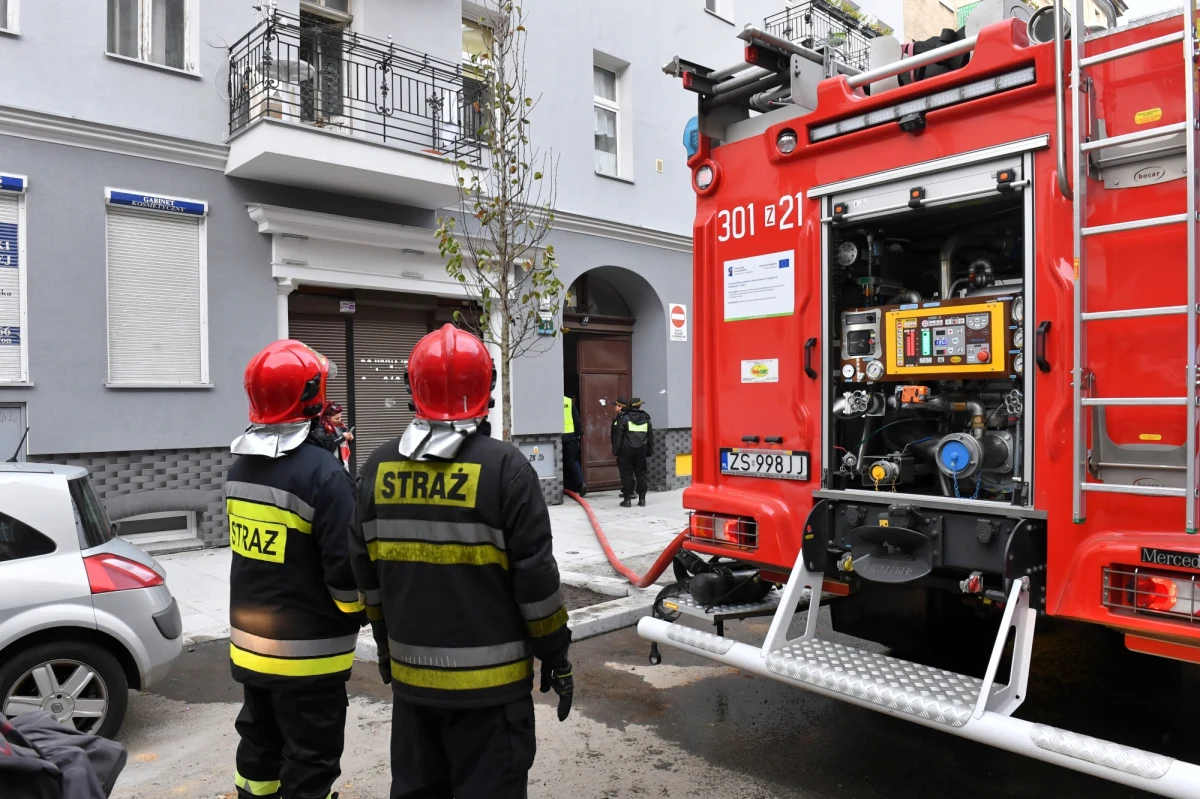 Biegli wykluczyli podpalenie jako przyczynę tragicznego piątkowego pożaru w kamienicy przy Małkowskiego w Szczecinie - dowiedziała się reporterka RMF FM Aneta Łuczkowska. W pożarze zginęły trzy osoby, dwie zatruły się dymem.