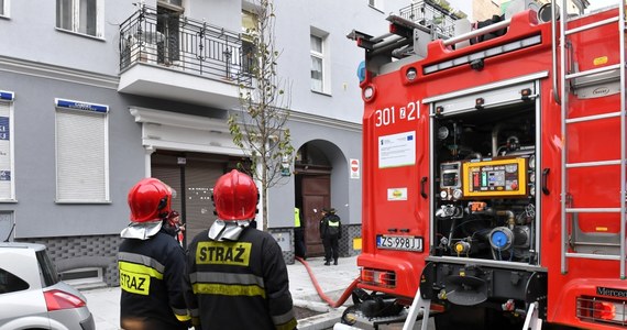 Biegli wykluczyli podpalenie jako przyczynę tragicznego piątkowego pożaru w kamienicy przy Małkowskiego w Szczecinie - dowiedziała się reporterka RMF FM Aneta Łuczkowska. W pożarze zginęły trzy osoby, dwie zatruły się dymem.