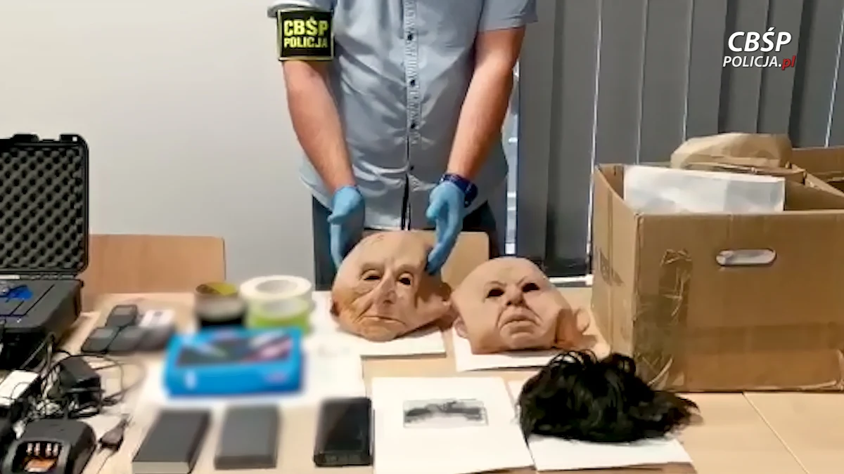 Policjanci CBŚP zapobiegli uprowadzeniu dla okupu. Przyszła ofiara była obserwowana. Bandyci kupili paralizatory, broń i inne akcesoria, które miały zostać użyte podczas porwania. W sprawie tej zatrzymano trzech mężczyzn, w tym Tomasza B. ps. Kadafi oraz Dariusza L. Obaj byli poszukiwani do odbycia kary kilkunastu lat pozbawienia wolności za wcześniejsze przestępstwa.