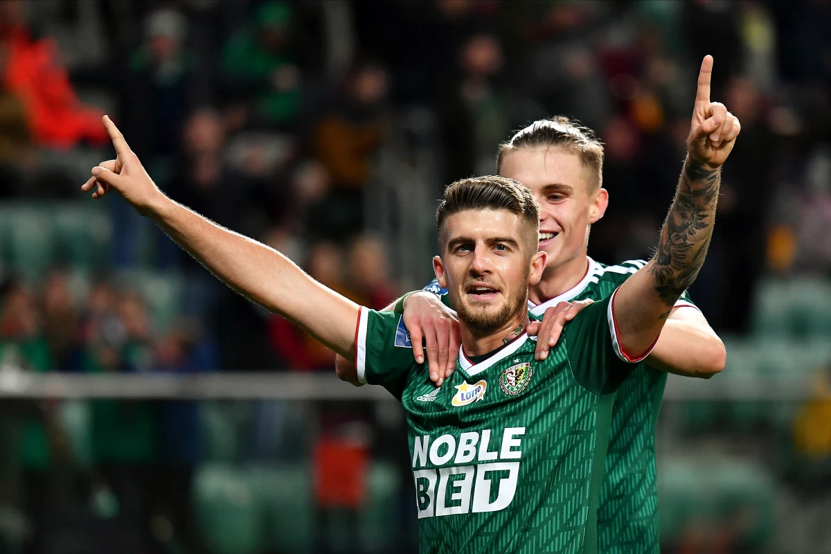 Wisła wyjechała z Wrocławia z niczym i straciła pozycję lidera. Wrocławianie natomiast pozostają jedyną drużyną w ekstraklasie bez porażki na własnym stadionie w tym sezonie.