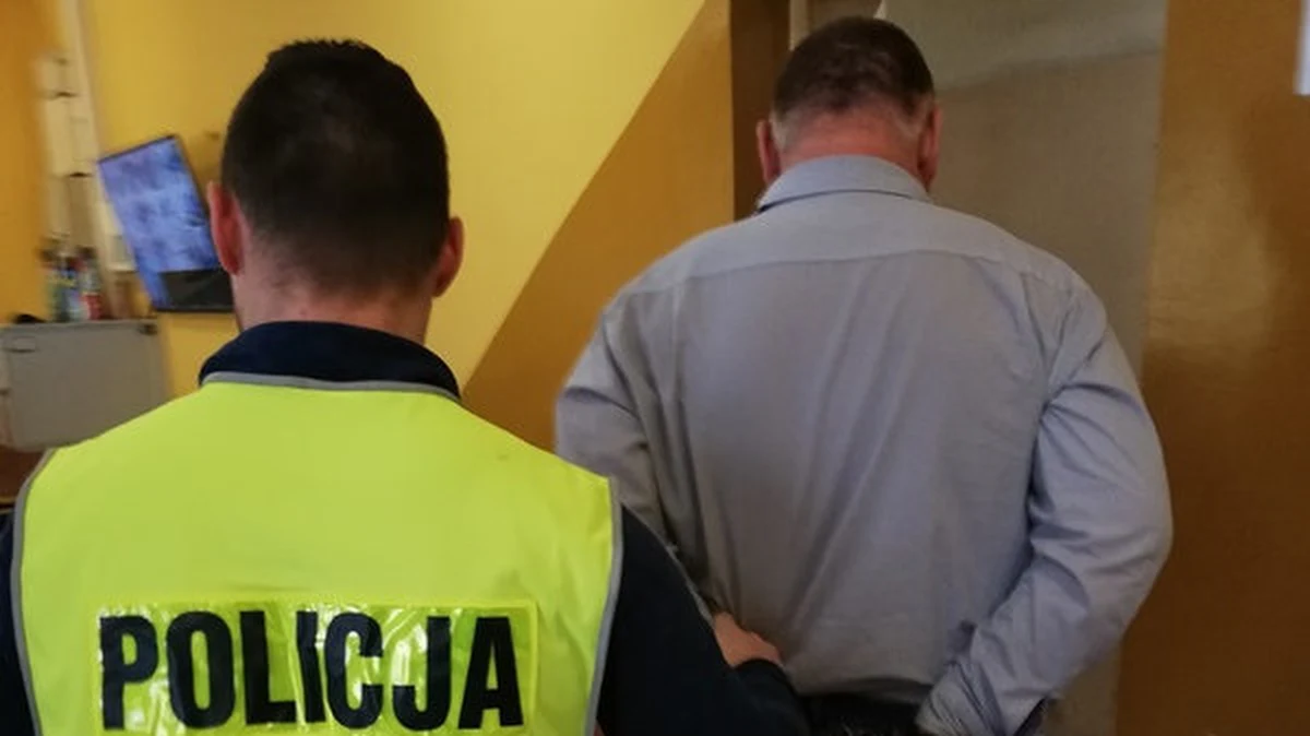 Do policyjnego aresztu trafił mężczyzna, który z niemal 3 promilami alkoholu w organizmie prowadził w Wałbrzychu autobus komunikacji miejskiej. Podczas zatrzymania próbował tłumaczyć policjantom, że nie pił tego dnia alkoholu. 47-latek usłyszał zarzut kierowania pojazdem w stanie nietrzeźwości.