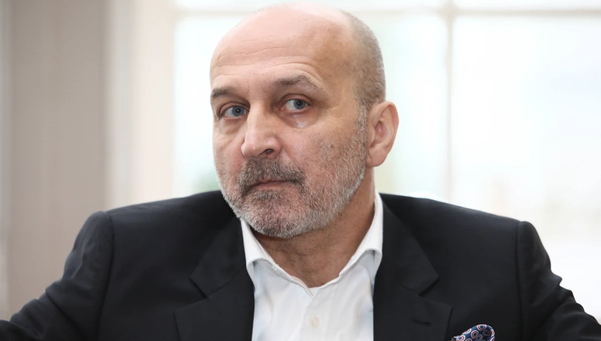 ​Akt oskarżenia przeciwko Kazimierzowi Marcinkiewiczowi wpłynął do Sądu Rejonowego w Warszawie. Chodzi o uchylanie się od płacenia alimentów - informuje Polska Agencja Prasowa. "Wytrzymałem trzy lata małżeństwa, to wytrzymam więzienie" - komentuje były premier.