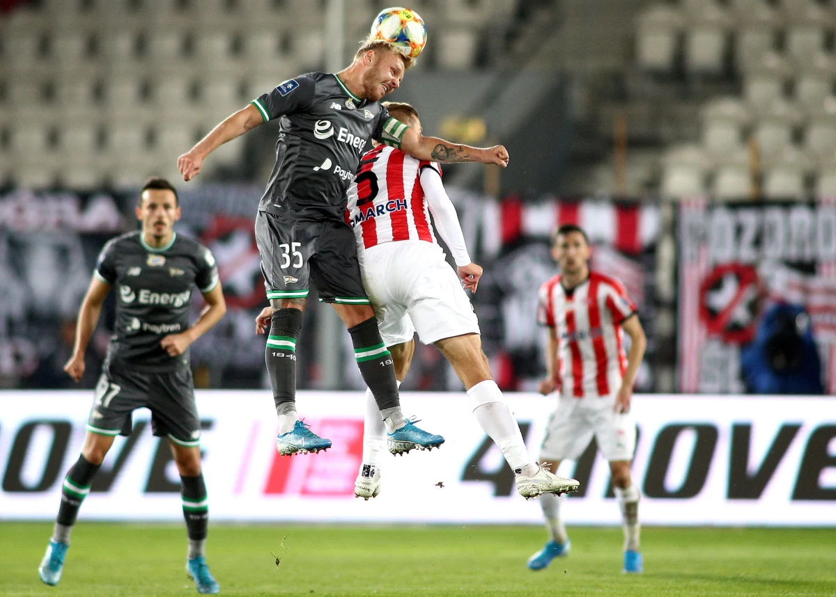 Broniąca trofeum Lechia Gdańsk zagra z Zagłębiem Lubin w 1/8 finału piłkarskiego Pucharu Polski. W innej parze z udziałem klubów Ekstraklasy wicelider Cracovia podejmie Raków Częstochowa. Już w tej chwili wiadomo także, że w ćwierćfinale rozgrywek zobaczymy co najmniej dwie ekipy spoza Ekstraklasy. Losowanie par 1/8 finału PP odbyło się w siedzibie PZPN w Warszawie.