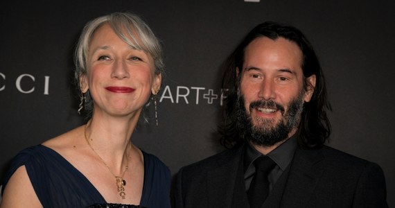 Keanu Reeves w końcu odnalazł miłość. Jego nowa partnerka to Alexandra Grant. Para była ostatnio widziana razem podczas gali w Los Angeles.